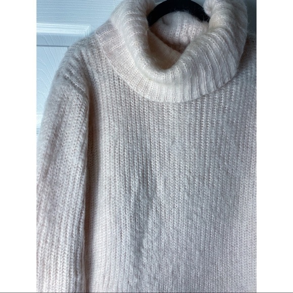 Topshop Premium Light Pink Cream Mohair Turtleneck Long Soft Sweater Size US 10 - Picture 3 of 5